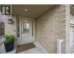 43 GOLDENVIEW Drive - 3