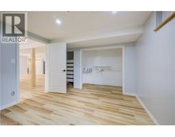 910 WALTON Avenue N - 34