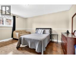 18 KONSTANTINE Court - 28