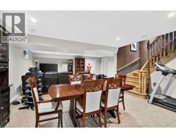 18 KONSTANTINE Court - 32