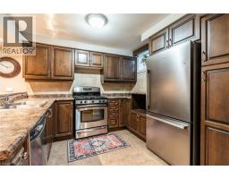 18 KONSTANTINE Court - 33