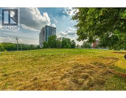 18 RIVERDALE Drive - 31