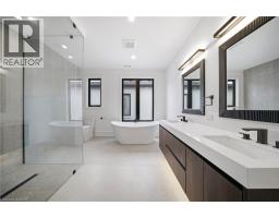 2556 GLENGARRY Road - 32