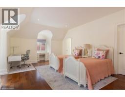 1081 ARGYLE Drive - 33