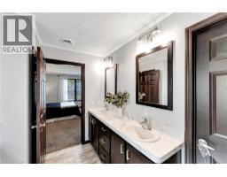 4881 MAPLEVIEW Crescent - 20