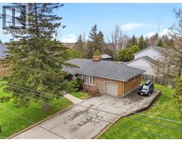 13 WESTVIEW Crescent - 1
