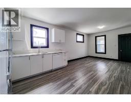 98 WELLAND Street N - 15