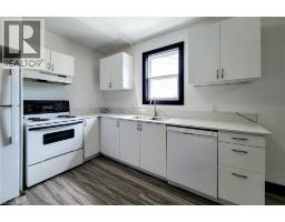 98 WELLAND Street N - 18