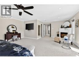 42 FAREWELL Crescent - 26