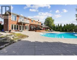 42 FAREWELL Crescent - 40