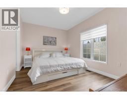 145 SILVERBIRCH Boulevard - 17