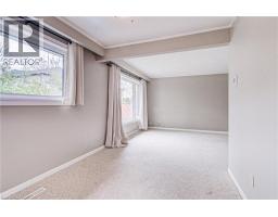 8 SANFORD Crescent - 8