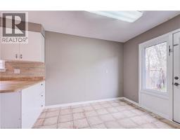 8 SANFORD Crescent - 9