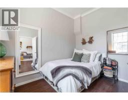203 WOOD Street E - 16