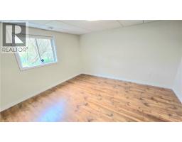 451 QUEEN Street S - 22