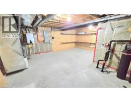 451 QUEEN Street S - 23