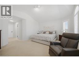 44 BANINGTON Crescent - 32