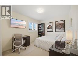 44 BANINGTON Crescent - 38