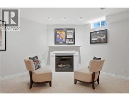 44 BANINGTON Crescent - 41