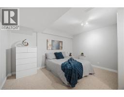 44 BANINGTON Crescent - 45