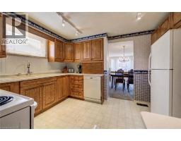 51 UNDERHILL Crescent - 14