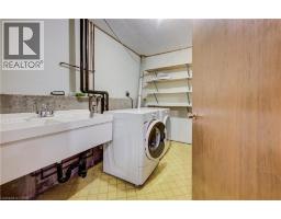 51 UNDERHILL Crescent - 29