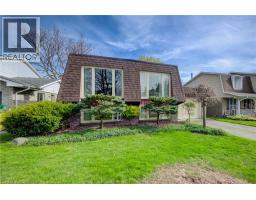 51 UNDERHILL Crescent - 3