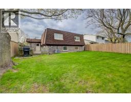 51 UNDERHILL Crescent - 35