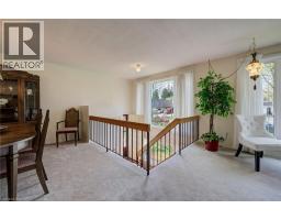 51 UNDERHILL Crescent - 5