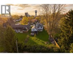 27 WELLINGTON Street - 1