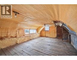 27 WELLINGTON Street - 38