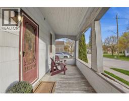 27 WELLINGTON Street - 7