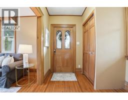 27 WELLINGTON Street - 8