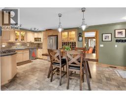 10 MAPLE Avenue - 8
