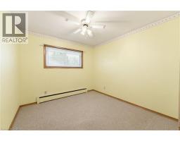 127 KING Street E - 18