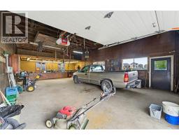 127 KING Street E - 29