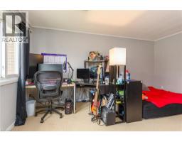 121 UNIVERSITY Avenue E UnitNo. 32 - 19