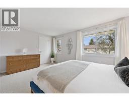 375 KINGSCOURT Drive UnitNo. 27 - 17