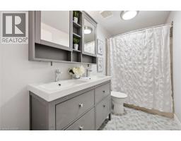 375 KINGSCOURT Drive UnitNo. 27 - 21
