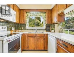 9 MAGNOLIA Court - 13