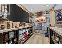 18 ANGLER Avenue - 32