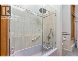 7 GLENAYR Place - 26