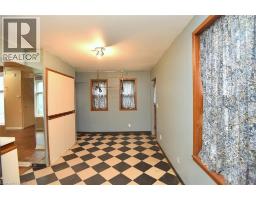 128 HESS Street S - 19
