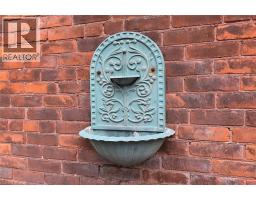 128 HESS Street S - 37