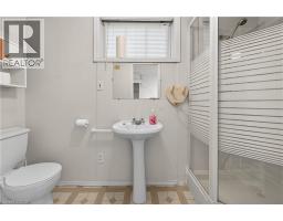 16 BRODICK Street - 35
