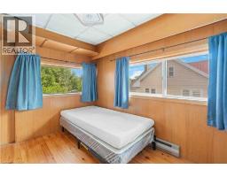 151 LOUISA Street - 26