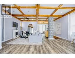 68 RIVERSIDE Drive - 5