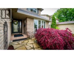 2393 ARNOLD Crescent - 5