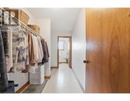 11 GREENBRIAR Court - 13