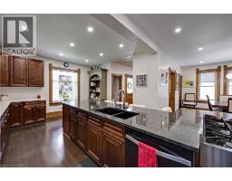 9 PARK Avenue W - 11